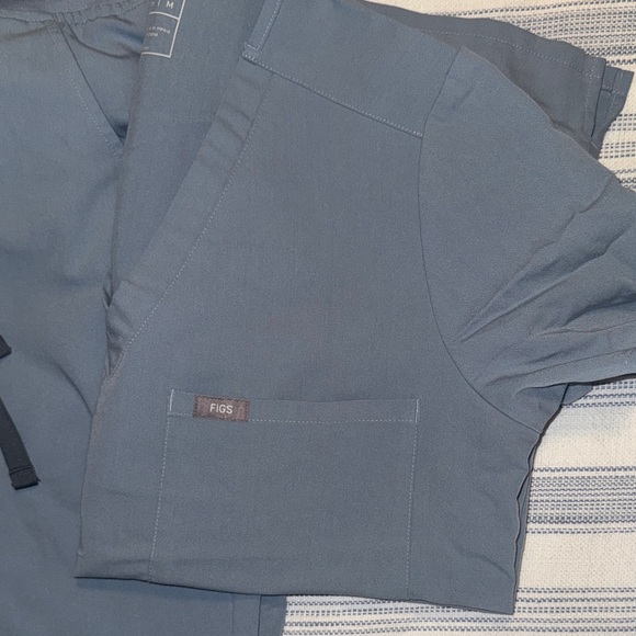 Figs Scrub Set - Picture 2 of 4